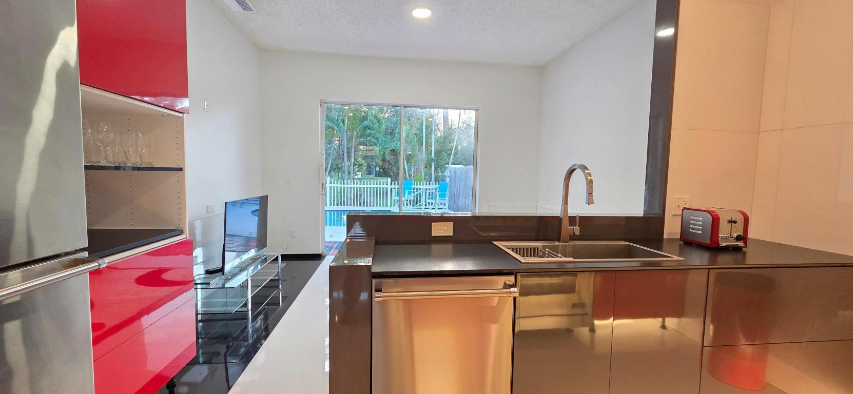 MONTEREY ON THE LAKE - Residential Lease