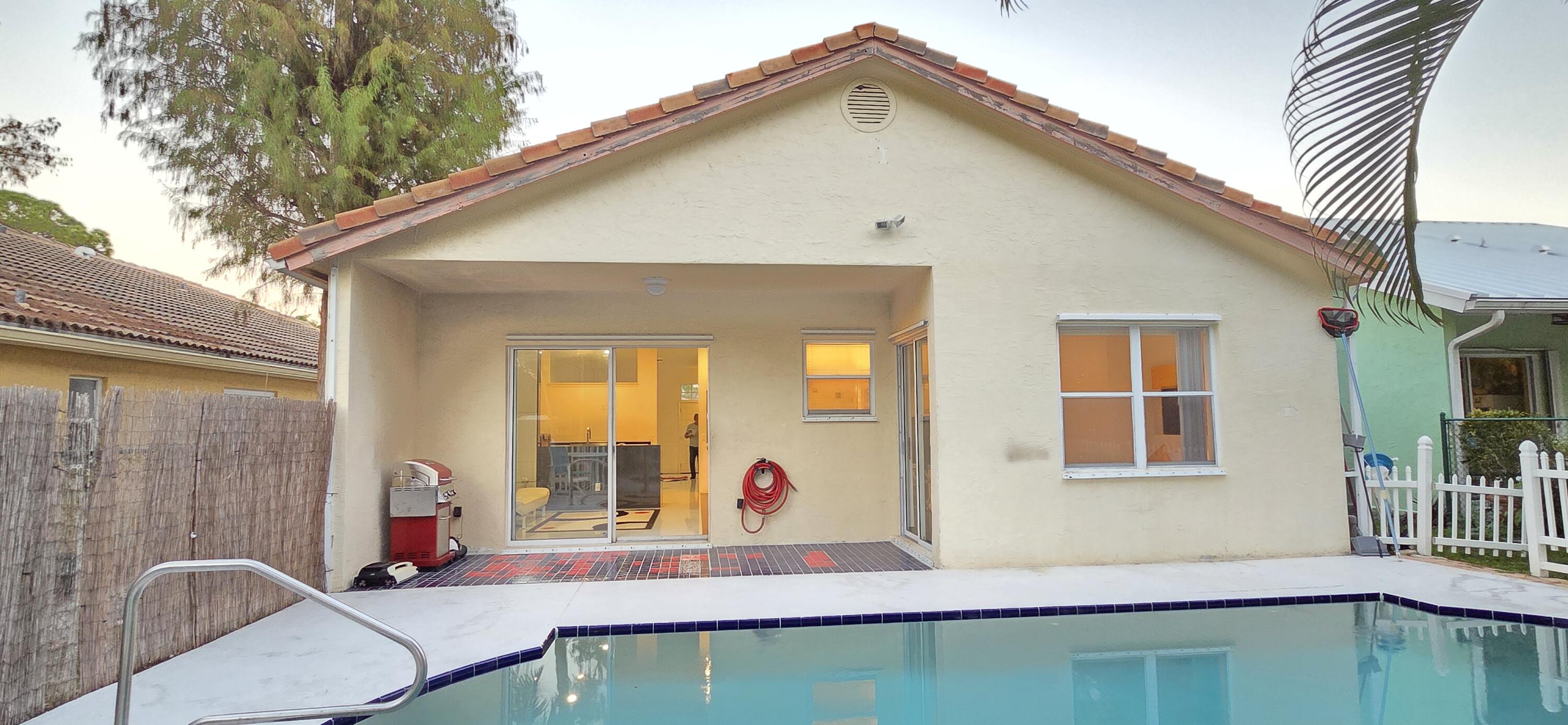 661 Lake Wellington Drive