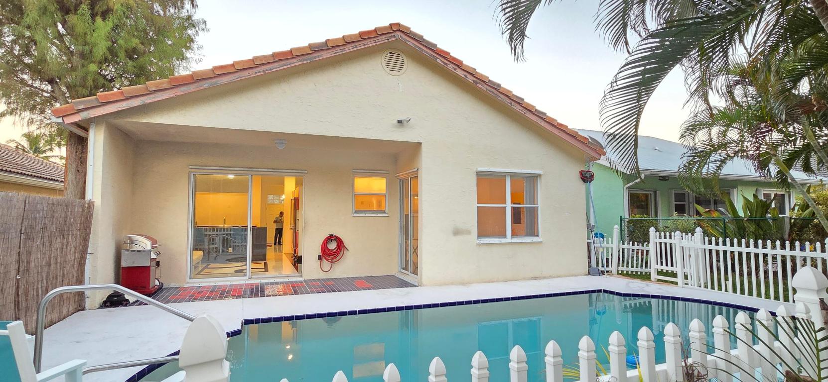 MONTEREY ON THE LAKE - Residential Lease