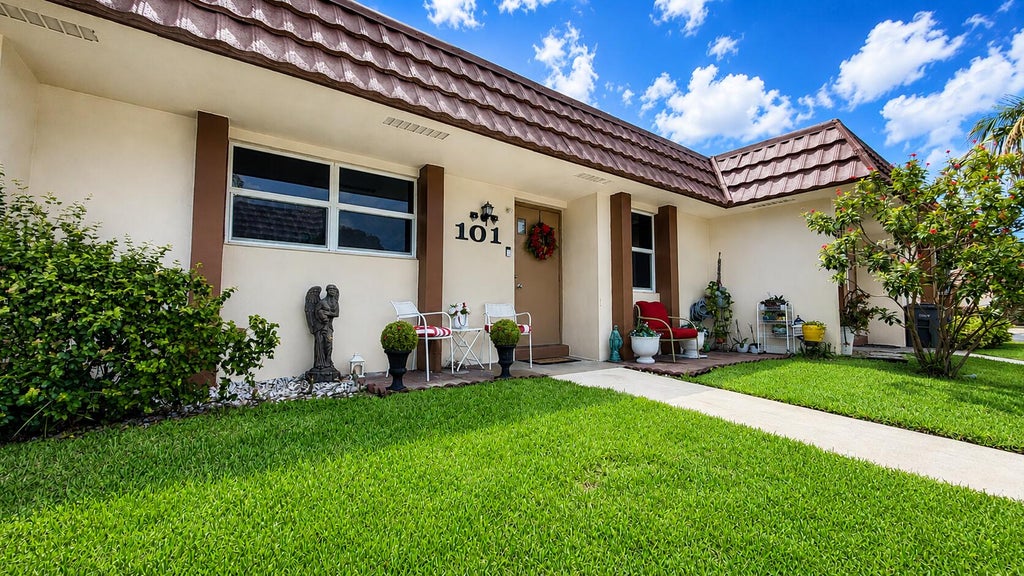 Photo of 5780 W FERNLEY Drive W #101, West Palm Beach, FL 33415 (MLS # B26073278)