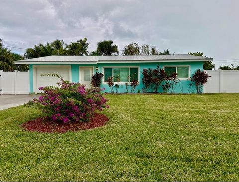 Photo of 1708 Sunset Isles Road, Fort Pierce, FL 34949 (MLS # R11146141)
