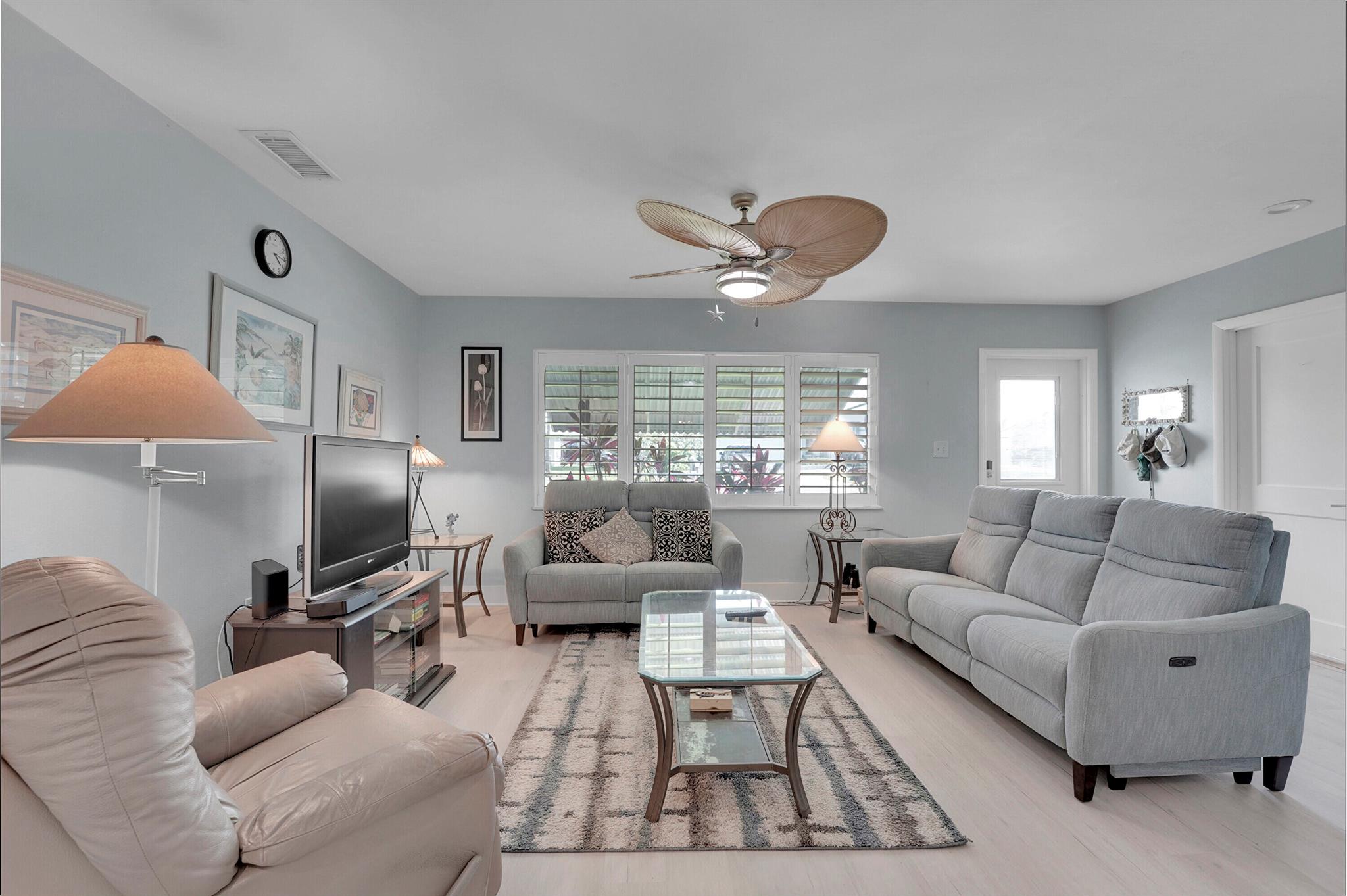 SURFSIDE-UNIT 1 SUBDIVISI - Residential Lease