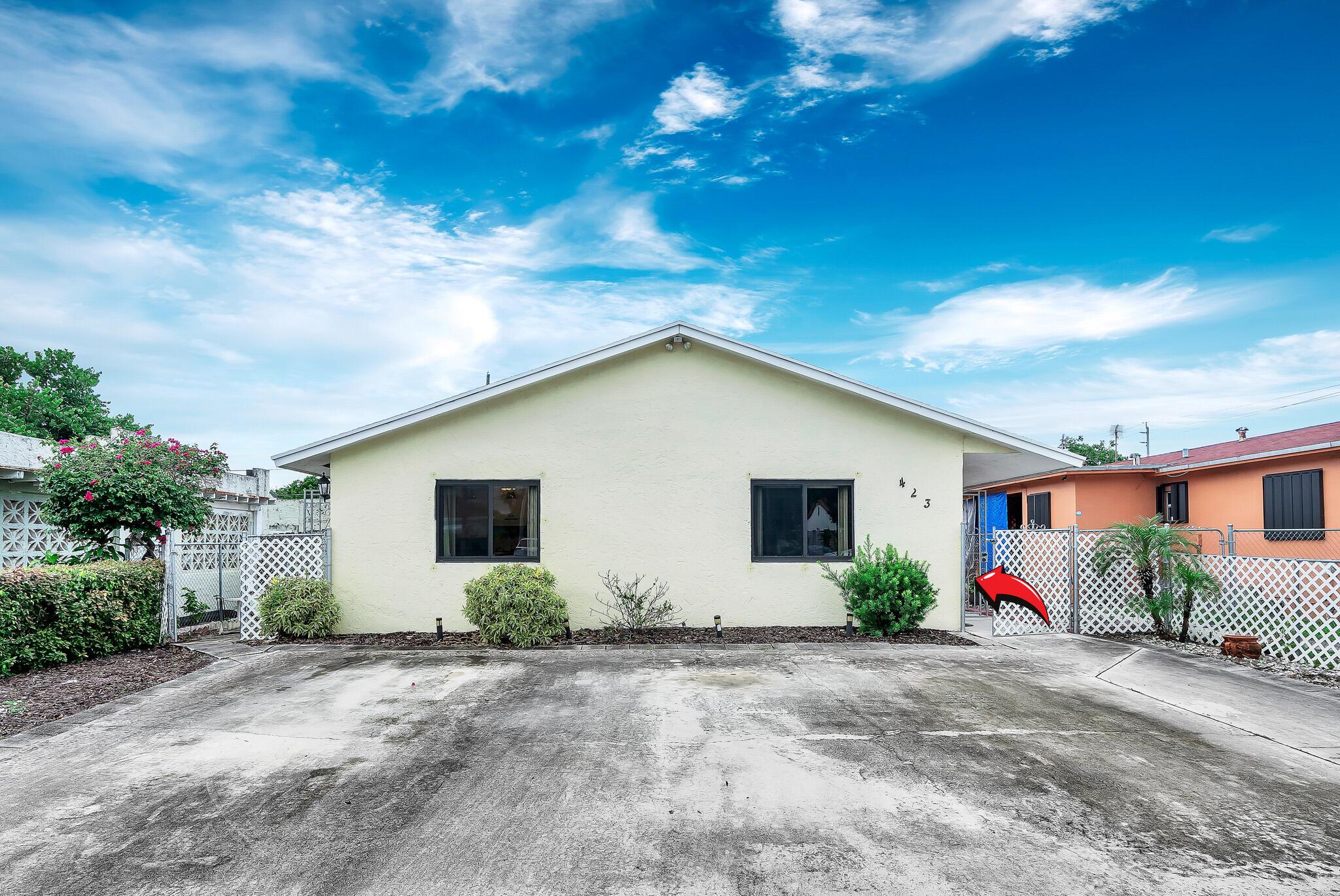 Excellent investment opportunity in the heart of West Palm Beach! This well-maintained duplex offers two spacious units, each with its own private entrance and ample parking. Ideal for generating rental income or for an owner-occupant looking to live in one unit while renting the other. Conveniently located near major highways, shopping, dining, schools, and just minutes from downtown West Palm Beach and beautiful beaches. Don't miss this chance to own a versatile property with strong income potential in a sought-after location