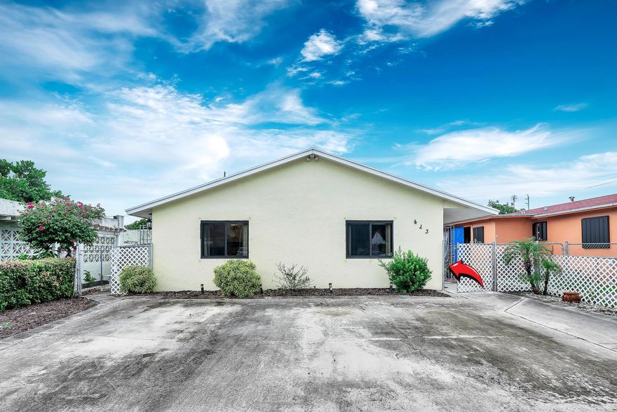 Excellent investment opportunity in the heart of West Palm Beach! This well-maintained duplex offers two spacious units, each with its own private entrance and ample parking. Ideal for generating rental income or for an owner-occupant looking to live in one unit while renting the other. Conveniently located near major highways, shopping, dining, schools, and just minutes from downtown West Palm Beach and beautiful beaches. Don't miss this chance to own a versatile property with strong income potential in a sought-after location