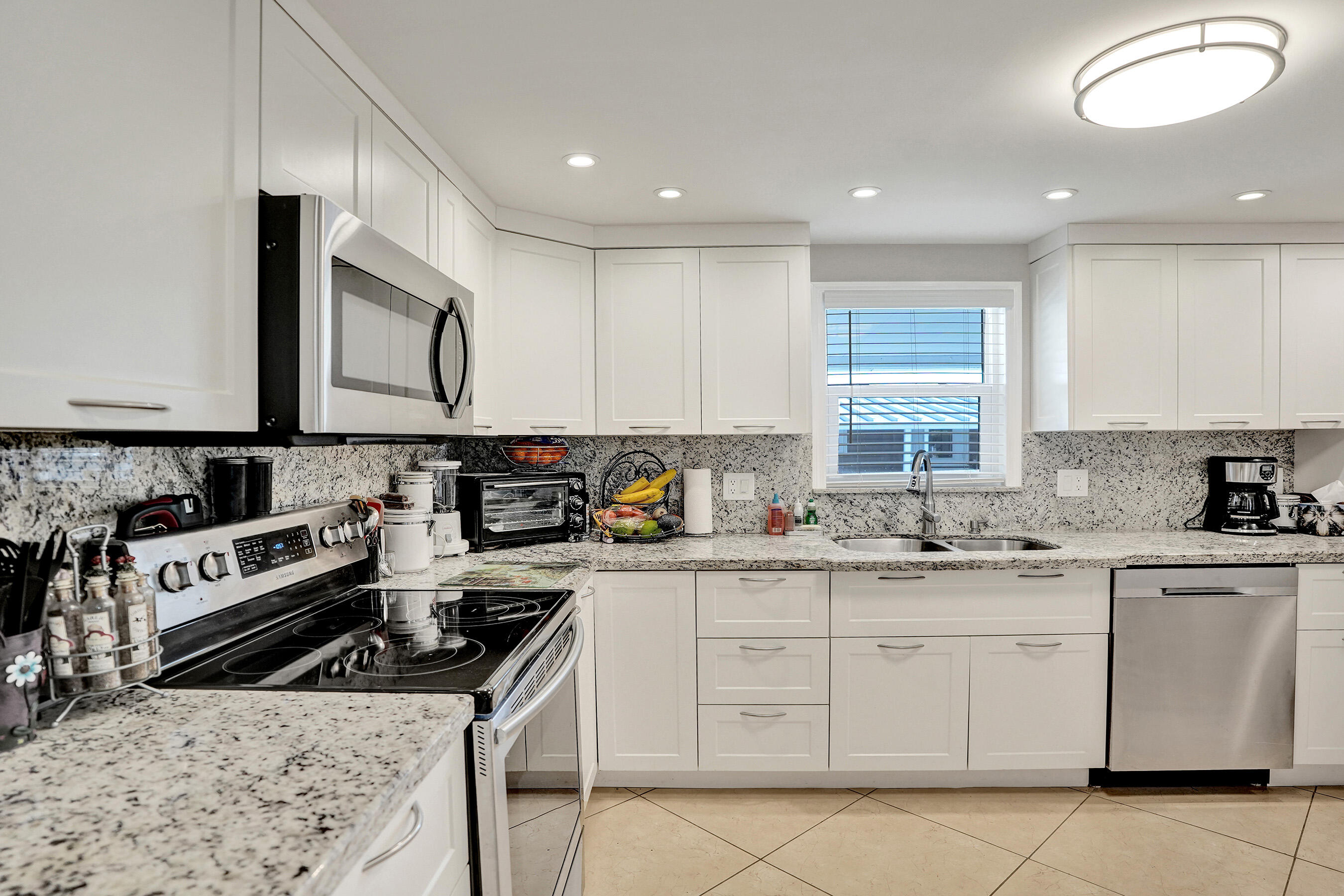 HIGHLAND MEADOWS ESTATES - Residential