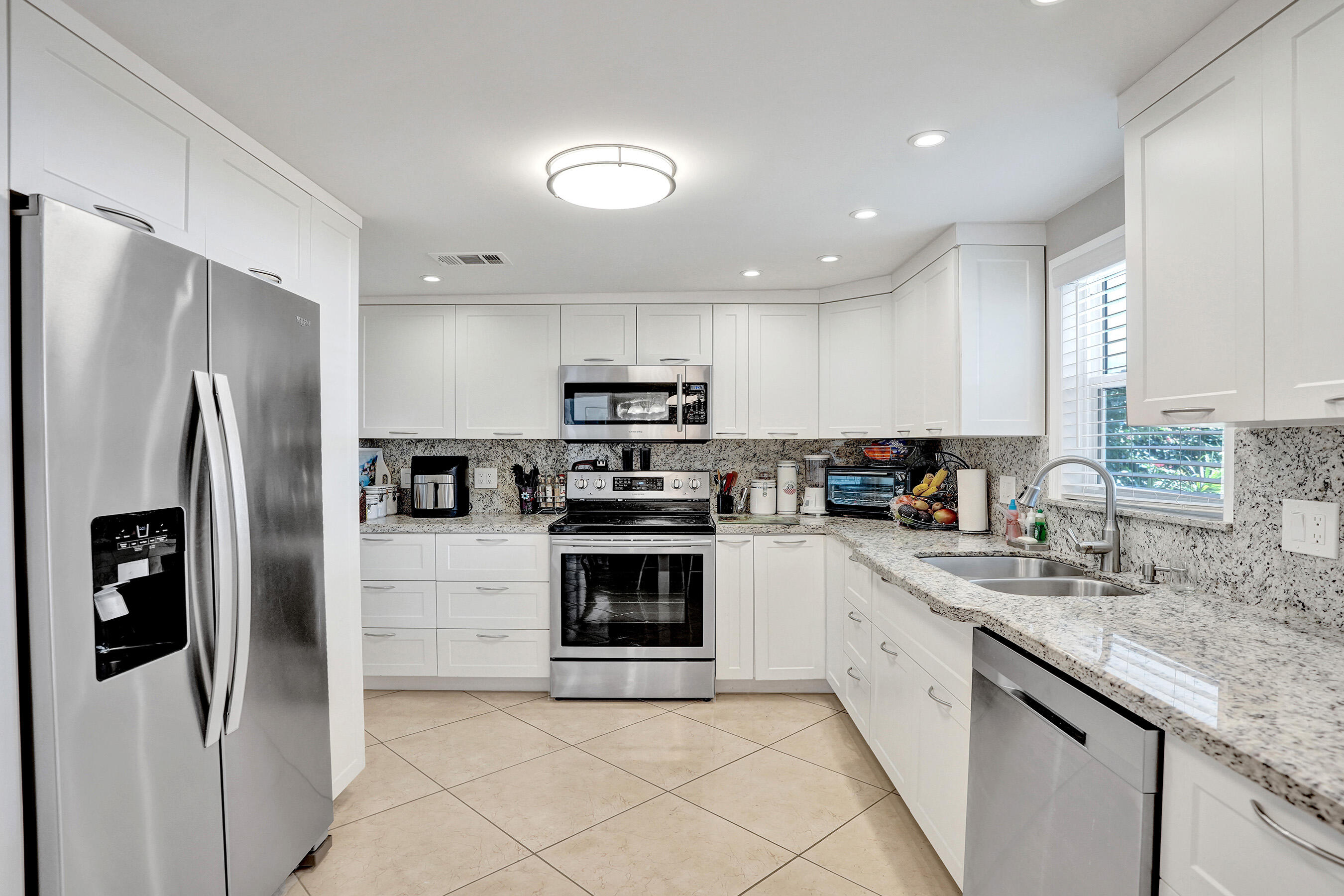 HIGHLAND MEADOWS ESTATES - Residential