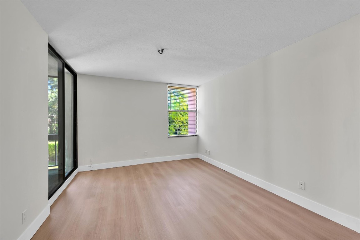 GREENGLADES CONDO - Residential