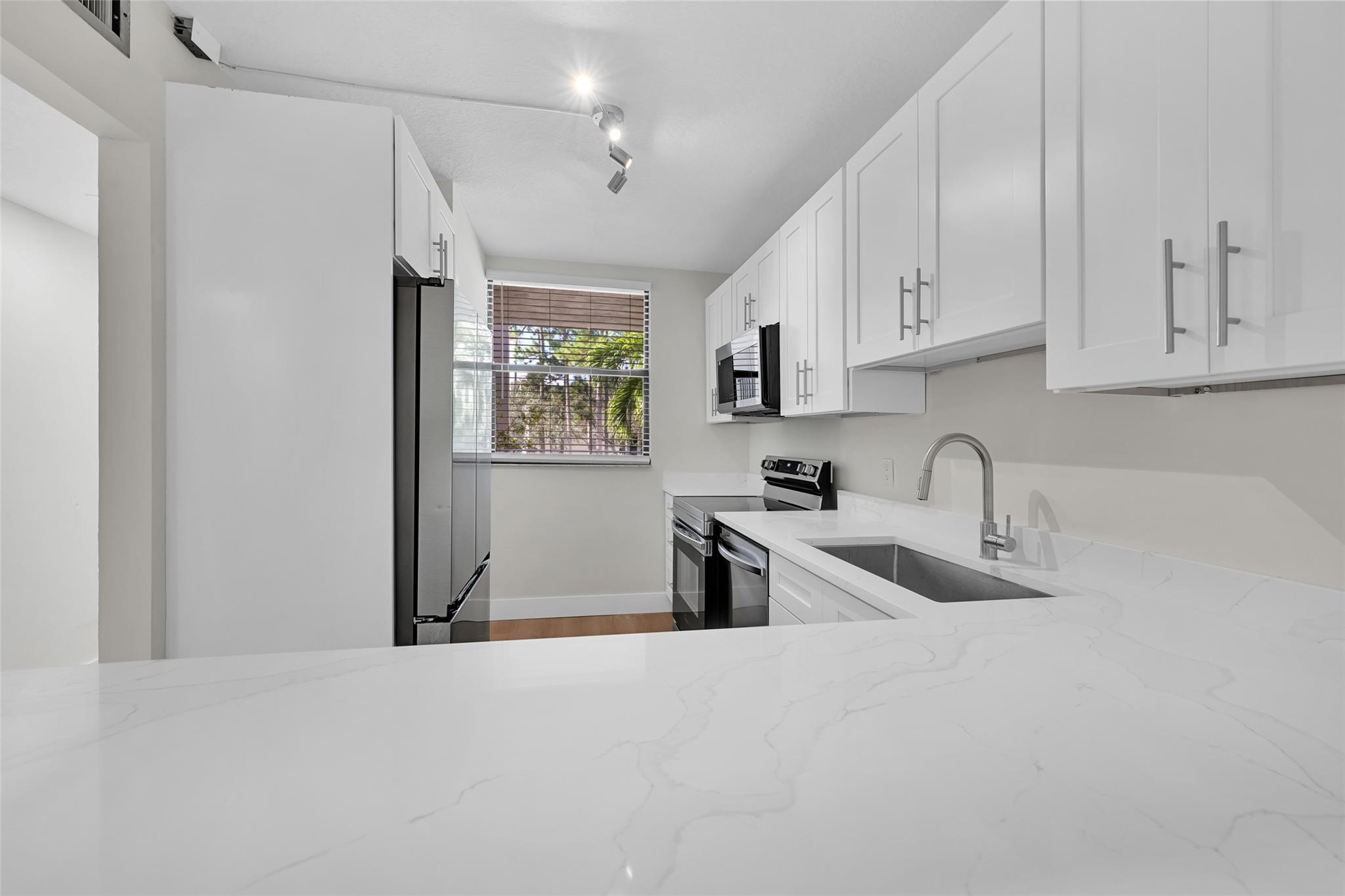 GREENGLADES CONDO - Residential