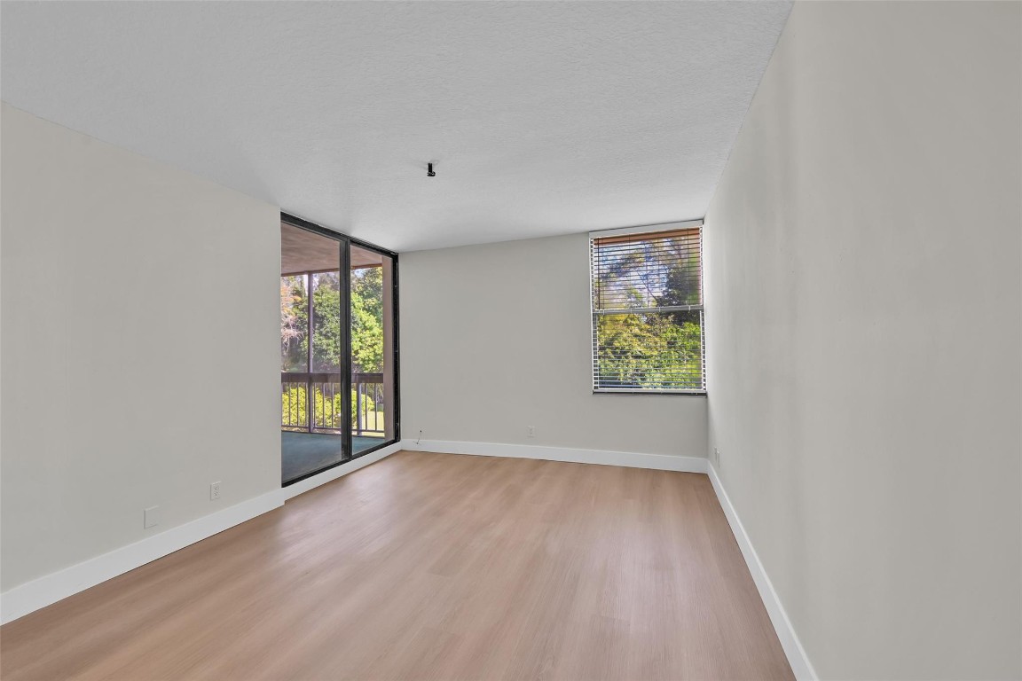 GREENGLADES CONDO - Residential