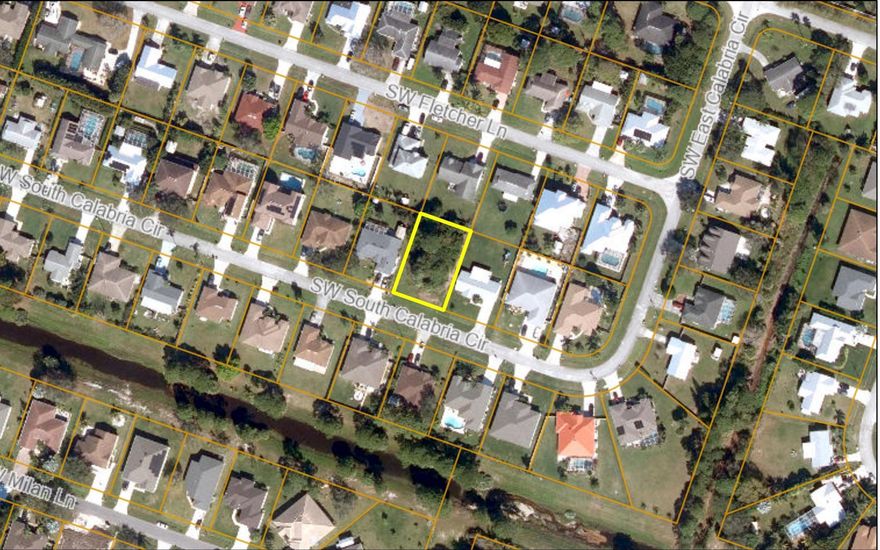 Nice building lot in highly desirable area of Port St. Lucie. No HOA or time frame to build-last lot available to build on in the neighborhood!