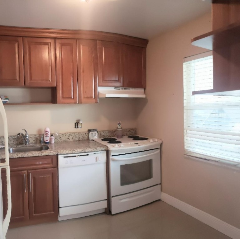 ORIOLE GOLF & TENNIS CLUB - Residential