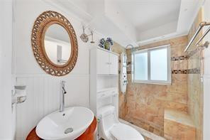 ORIOLE GOLF & TENNIS CLUB - Residential