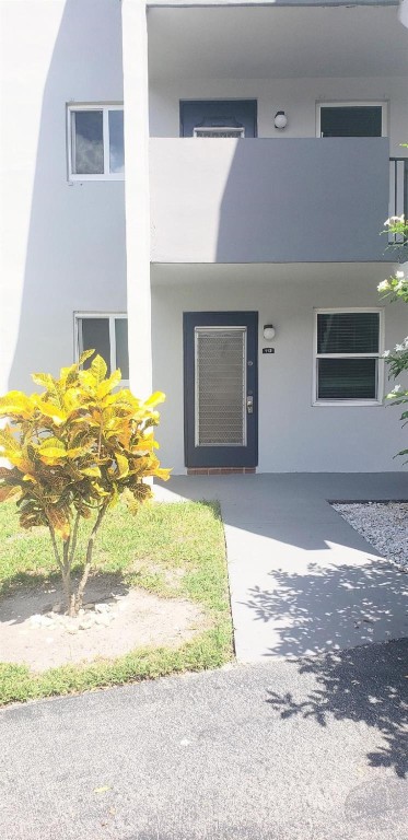 ORIOLE GOLF & TENNIS CLUB - Residential