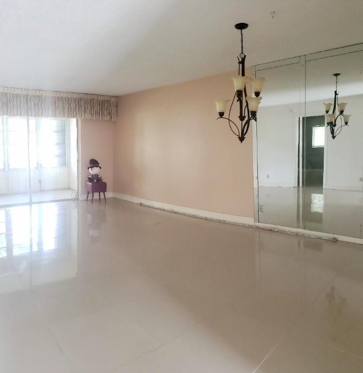 ORIOLE GOLF & TENNIS CLUB - Residential