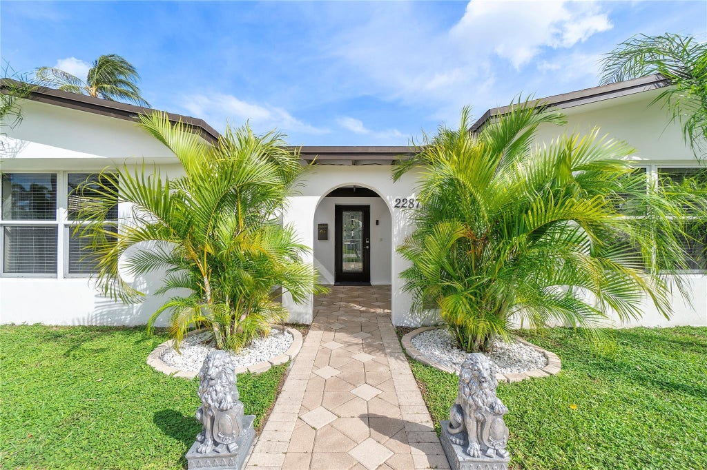 Photo of 2287 SE 10th Court, Pompano Beach, FL 33062 (MLS # F10471292)