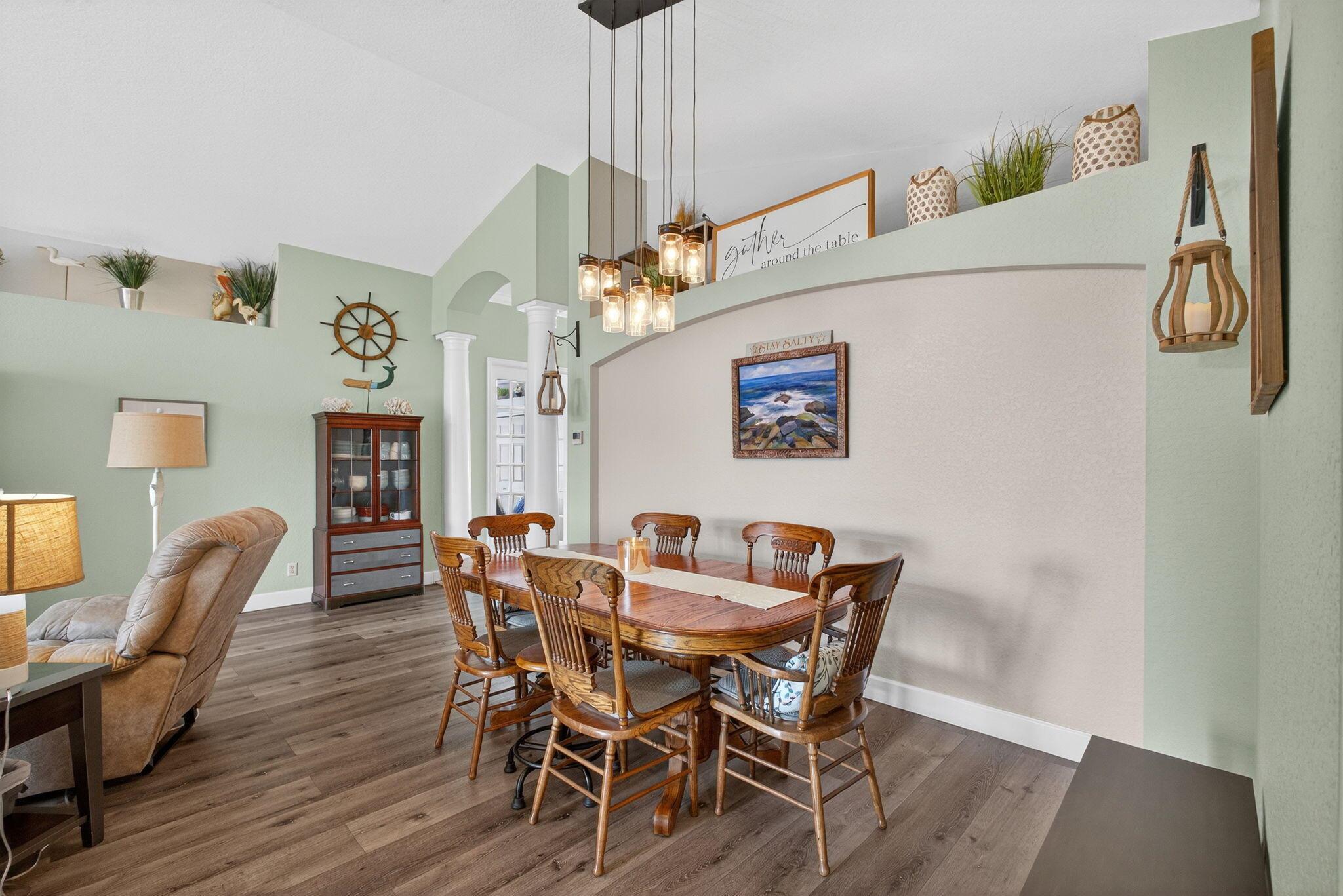 BANNER LAKE (AKA COTTAGES - Residential