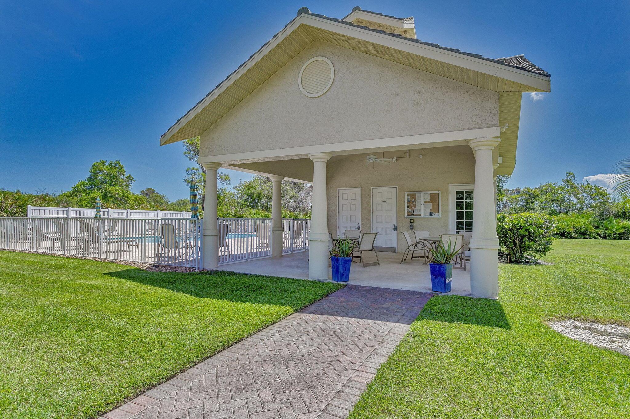 BANNER LAKE (AKA COTTAGES - Residential