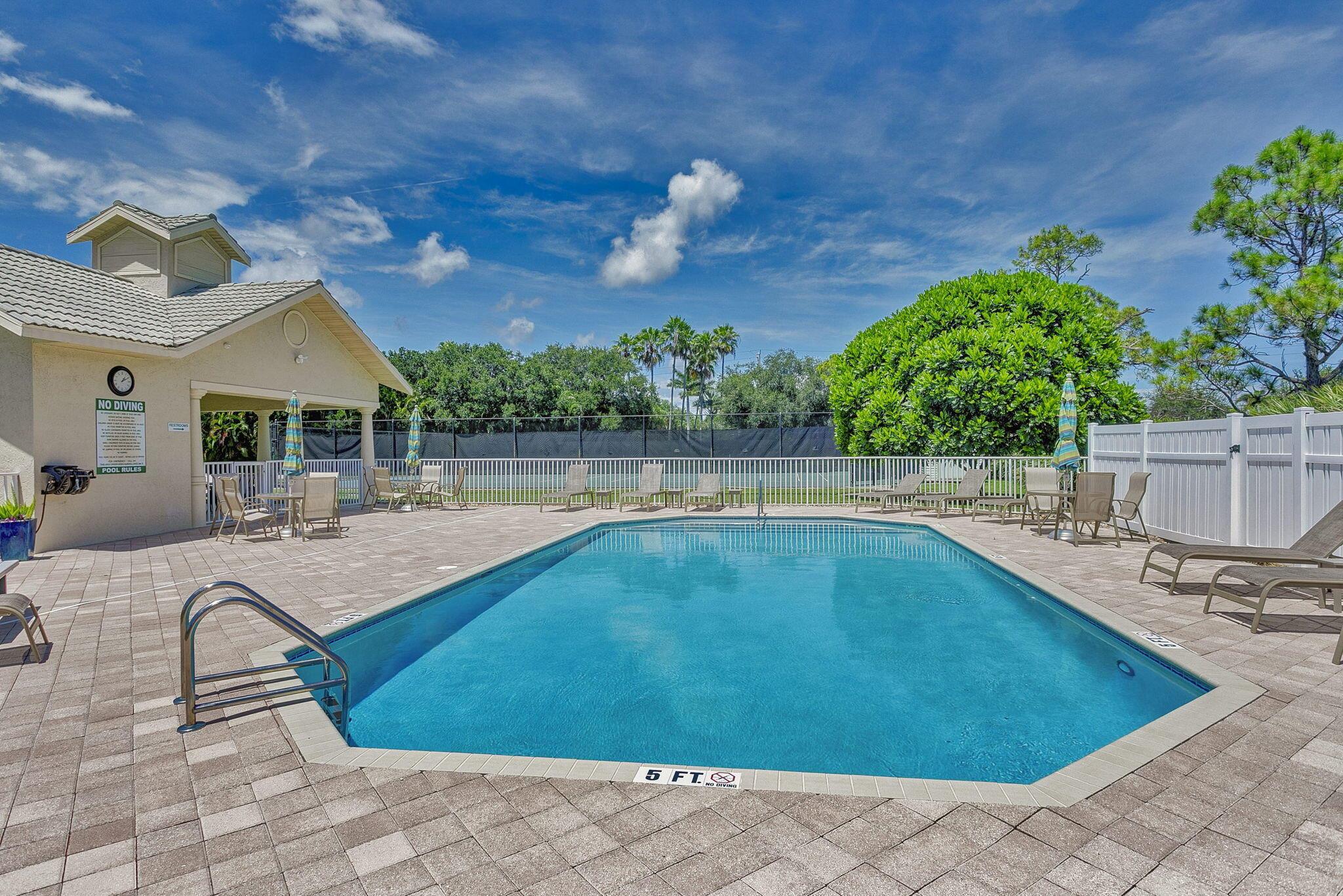 BANNER LAKE (AKA COTTAGES - Residential