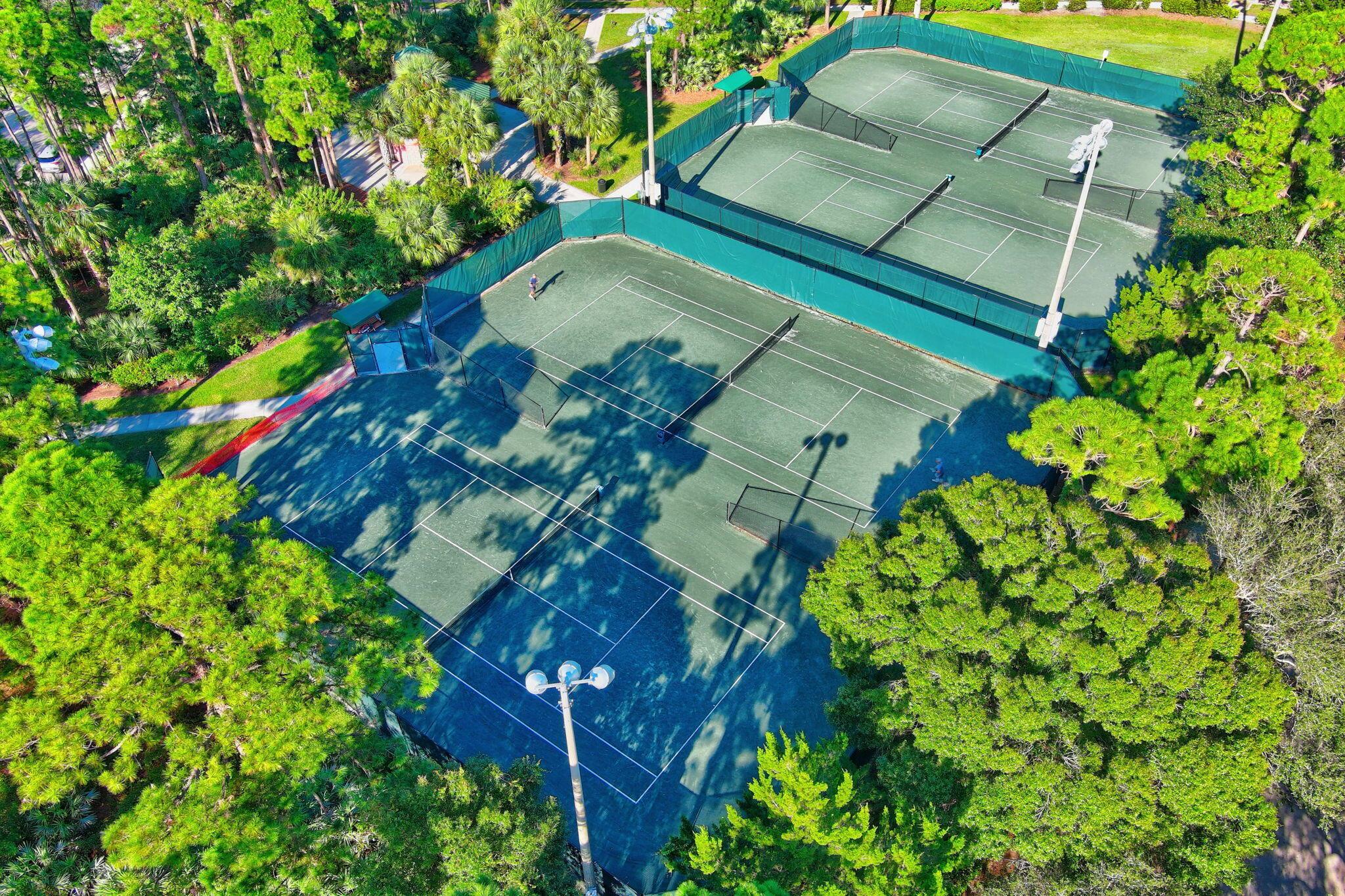 BANNER LAKE (AKA COTTAGES - Residential