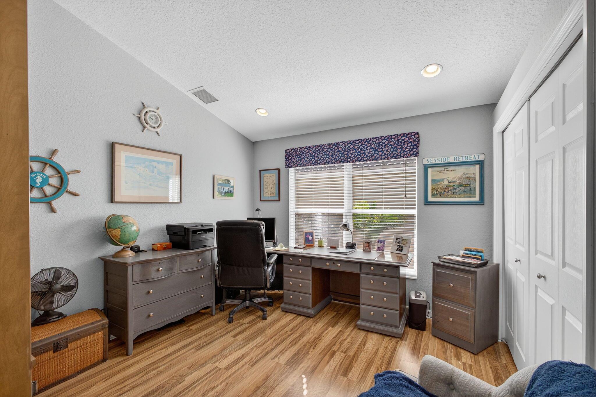 BANNER LAKE (AKA COTTAGES - Residential