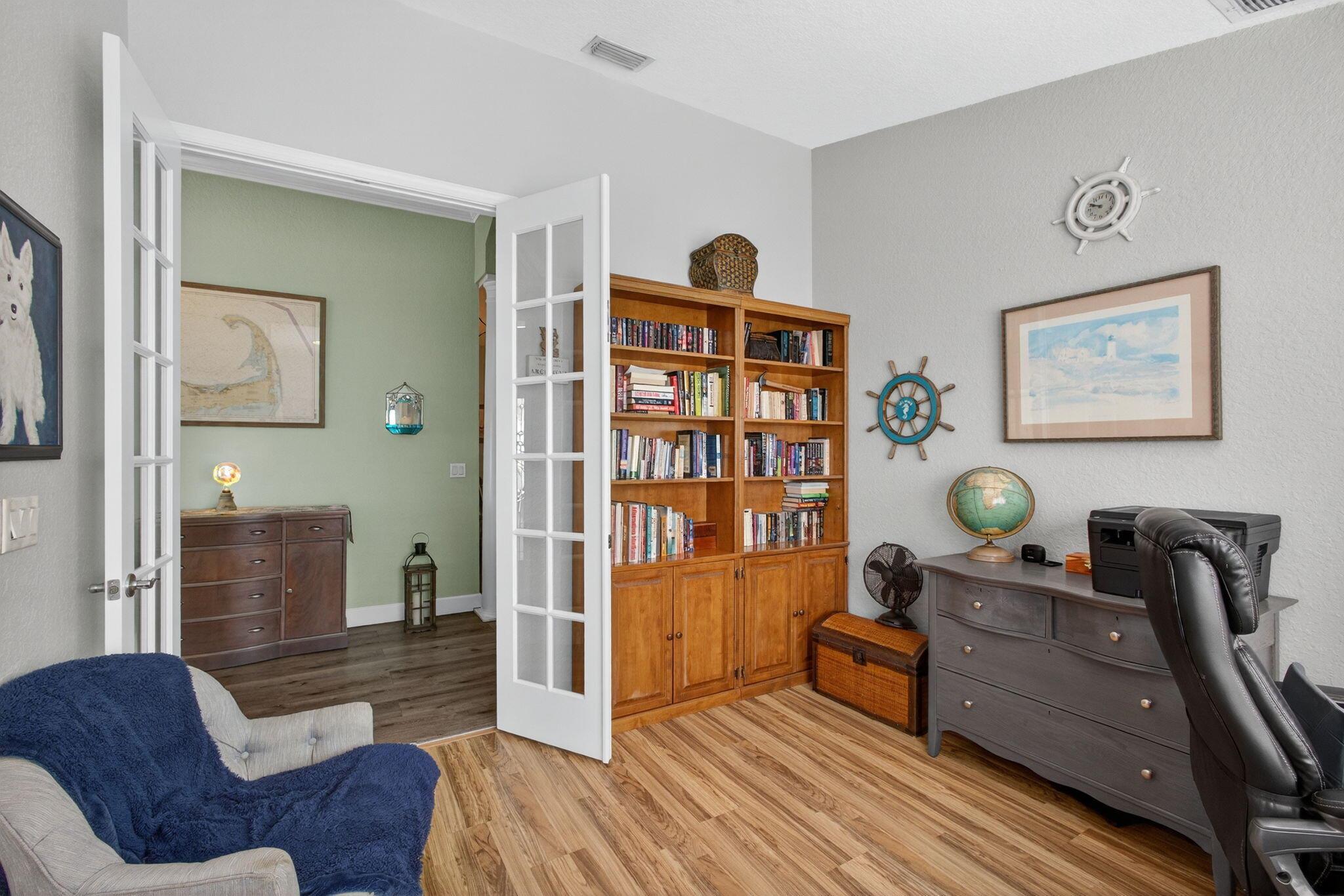 BANNER LAKE (AKA COTTAGES - Residential