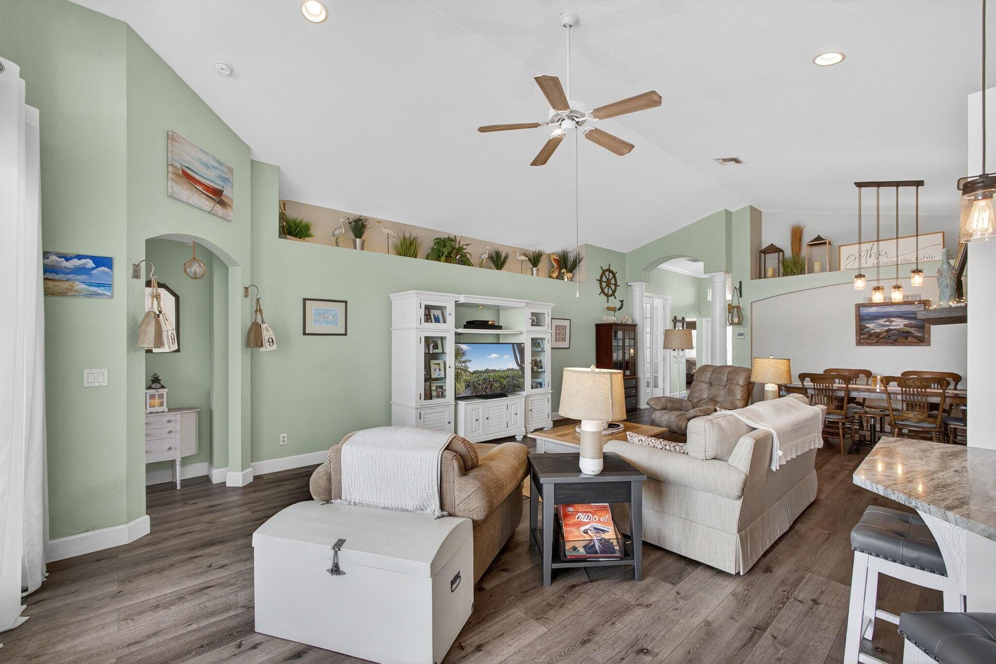 BANNER LAKE (AKA COTTAGES - Residential