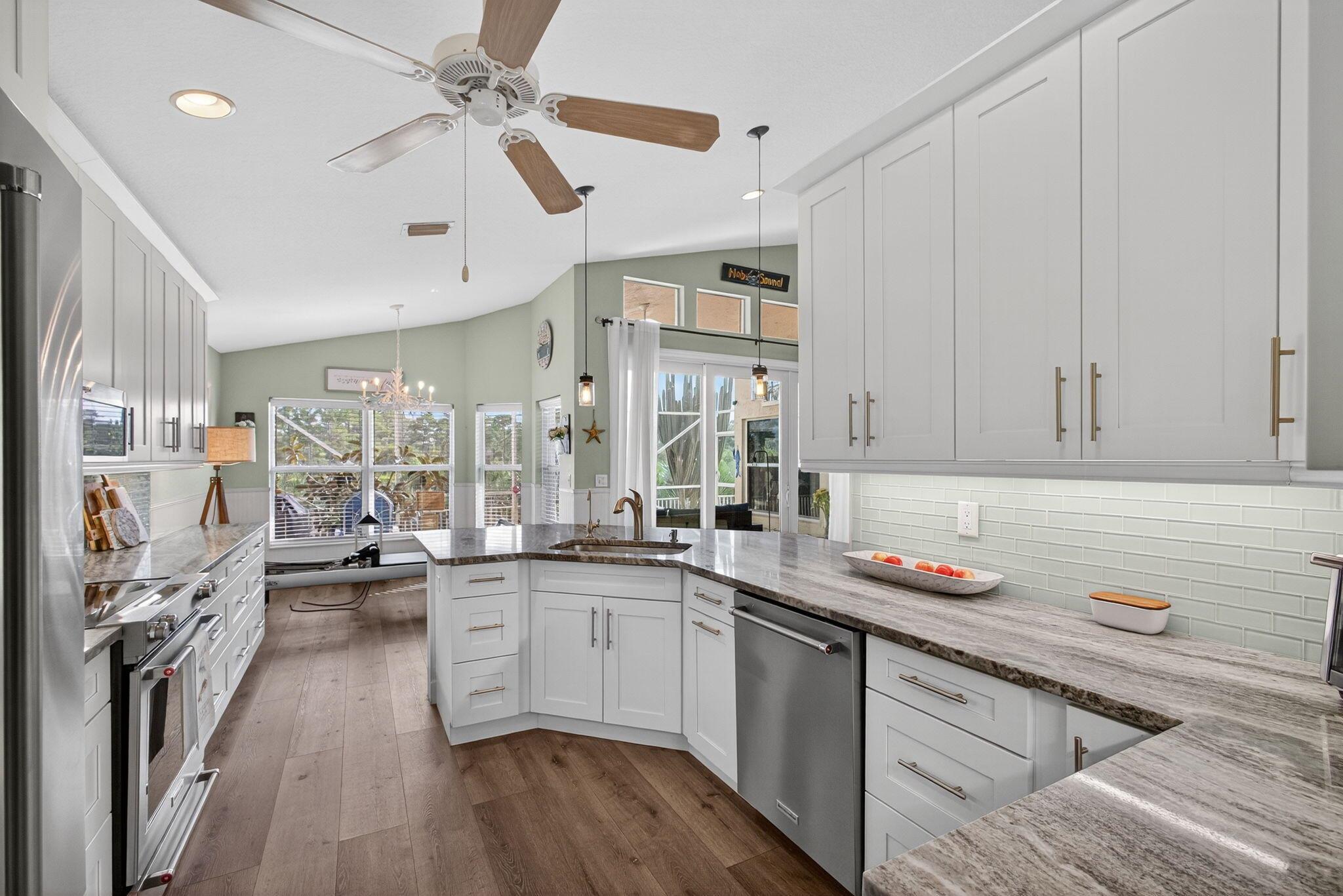 BANNER LAKE (AKA COTTAGES - Residential