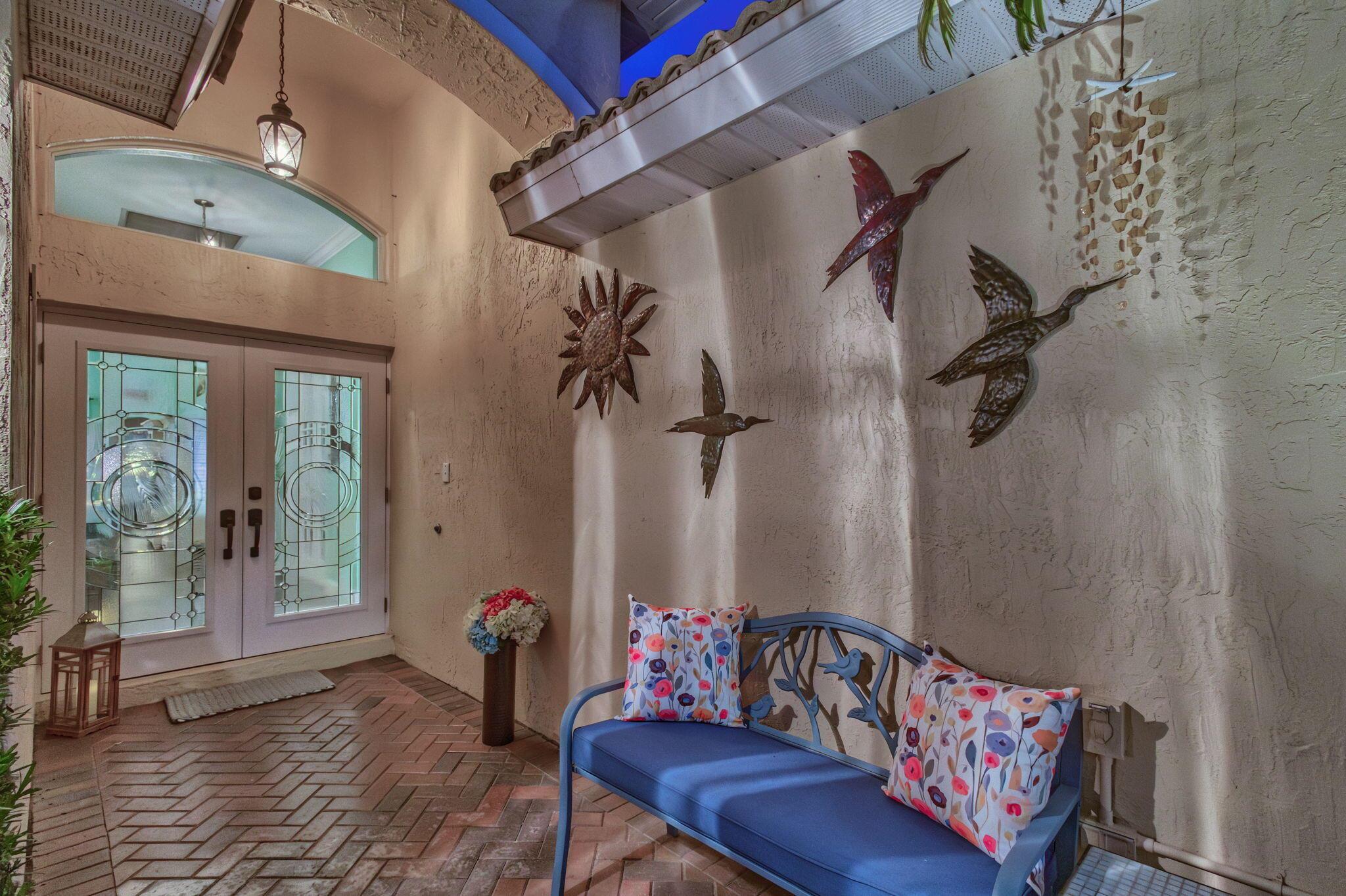 BANNER LAKE (AKA COTTAGES - Residential