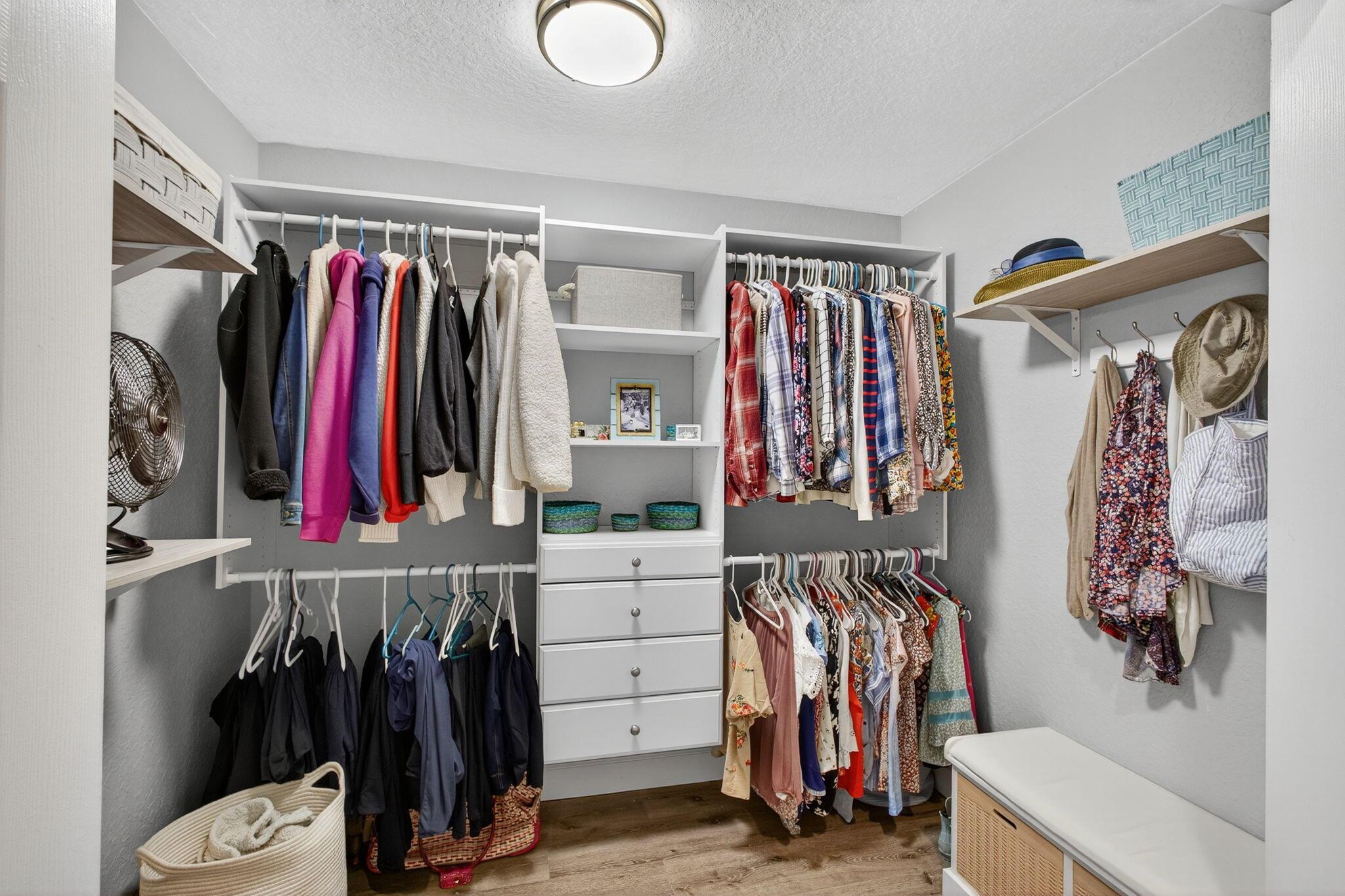 BANNER LAKE (AKA COTTAGES - Residential