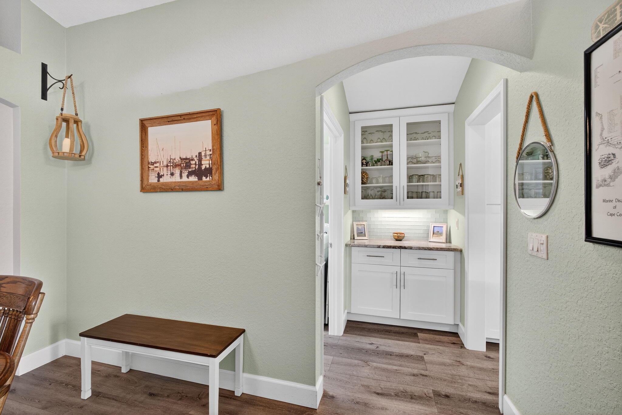 BANNER LAKE (AKA COTTAGES - Residential