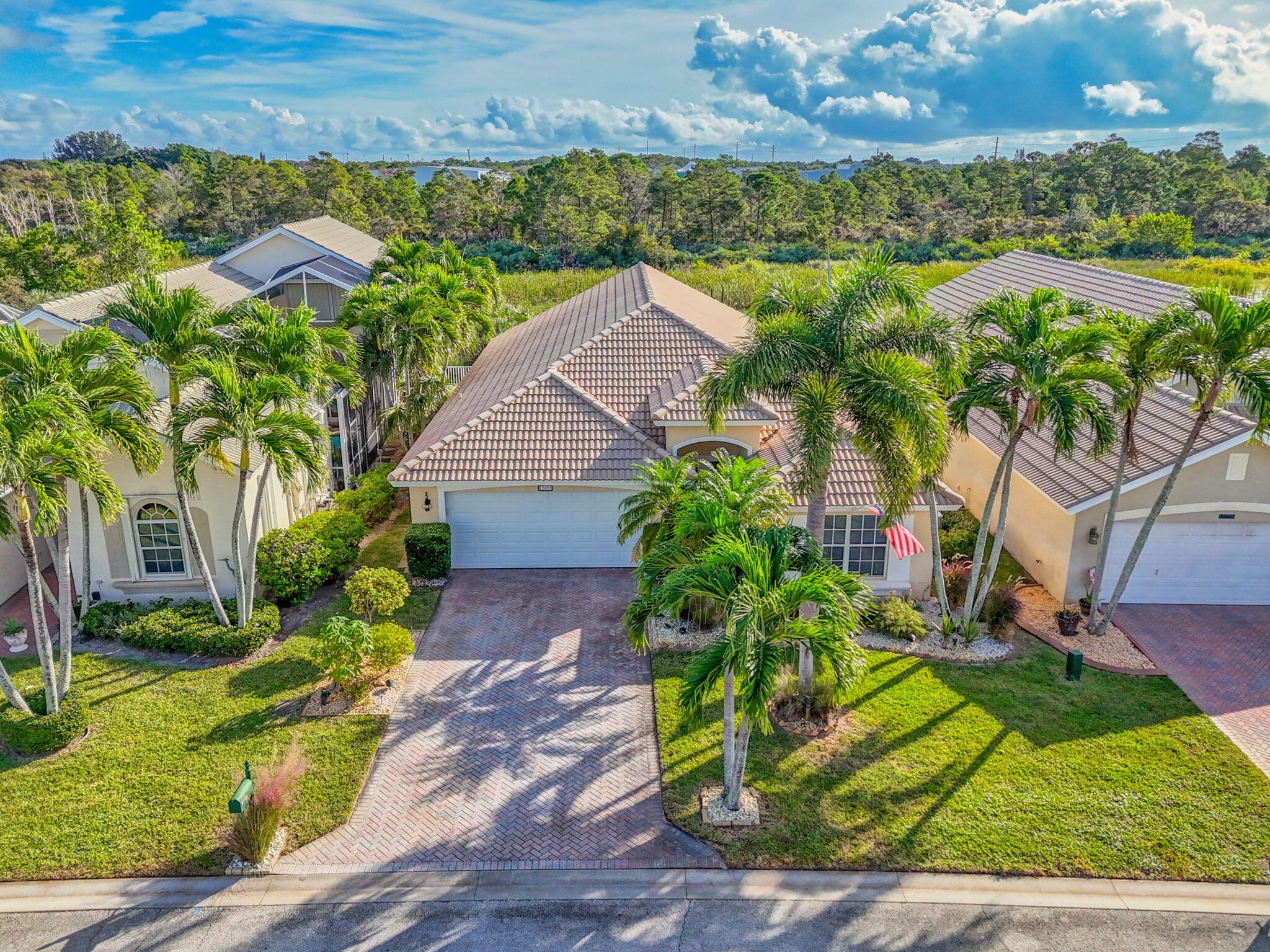 BANNER LAKE (AKA COTTAGES - Residential