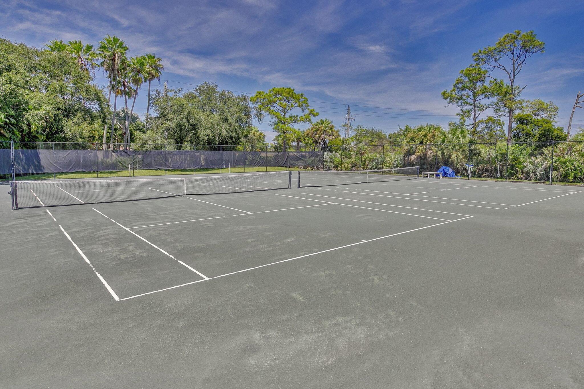 BANNER LAKE (AKA COTTAGES - Residential