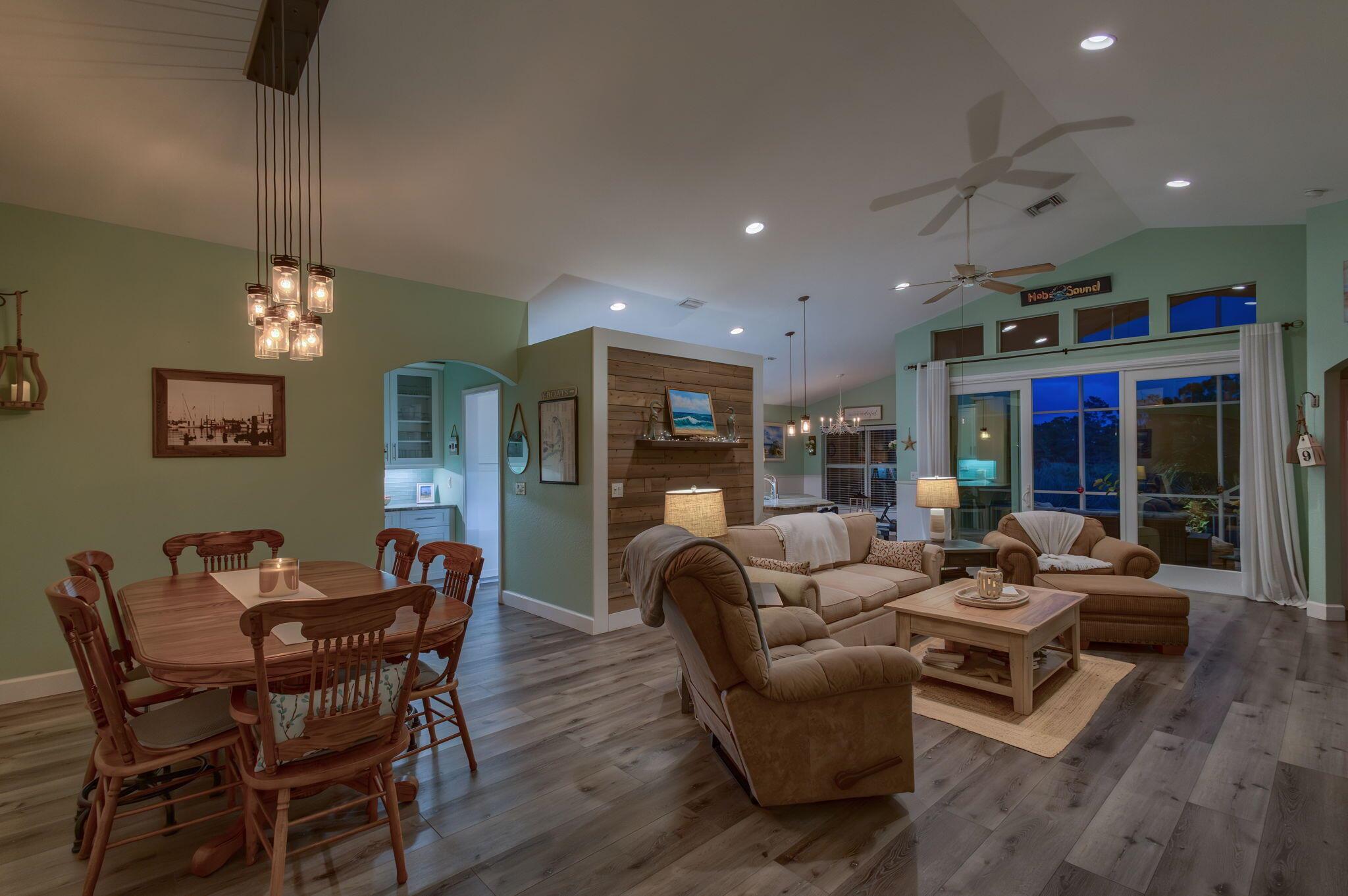 BANNER LAKE (AKA COTTAGES - Residential