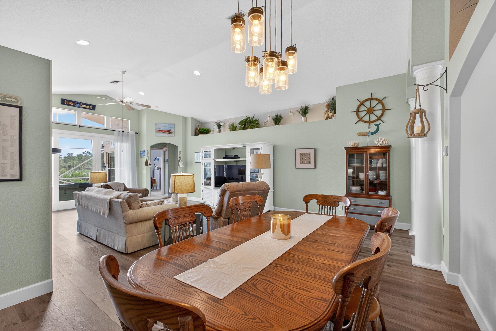 BANNER LAKE (AKA COTTAGES - Residential