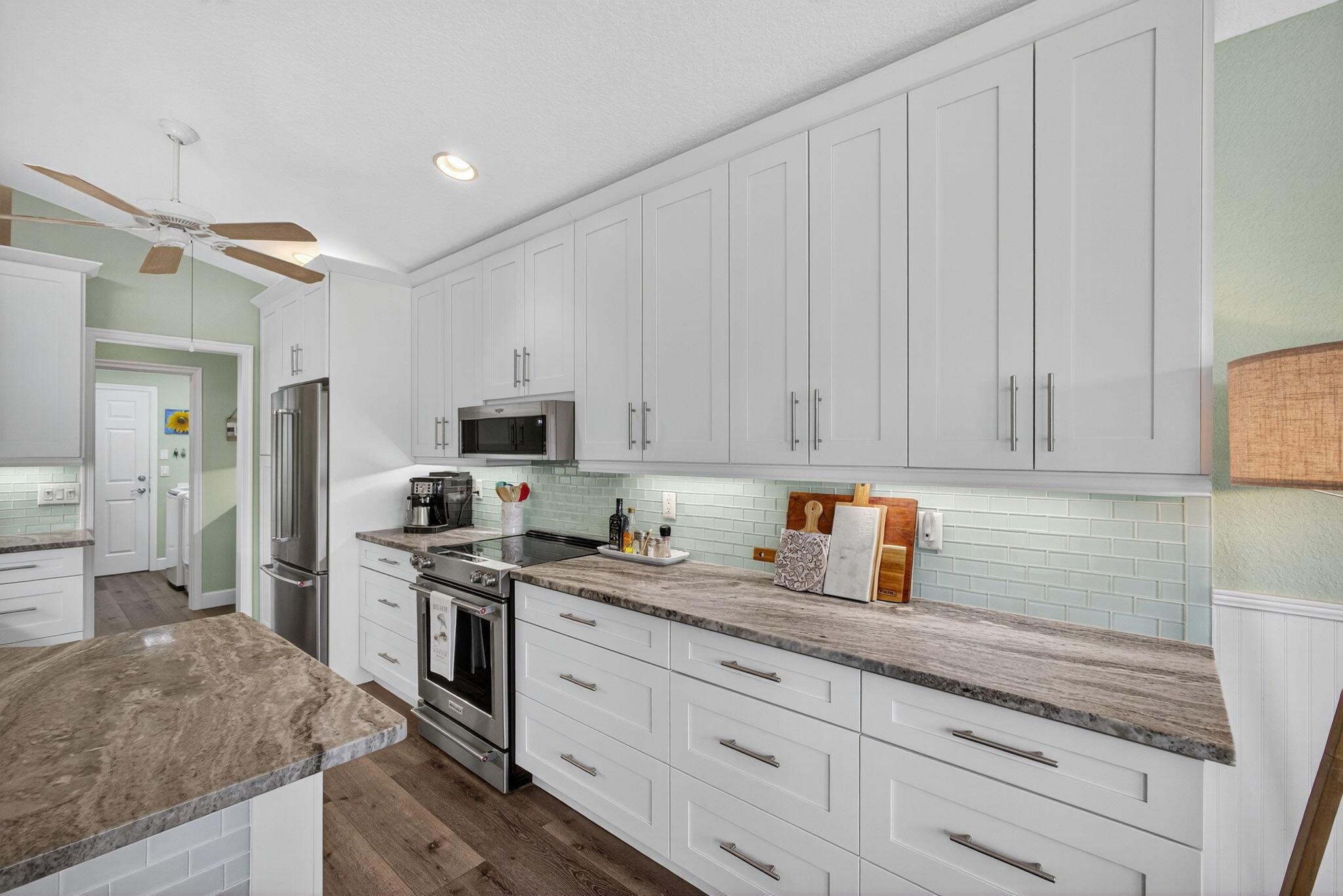 BANNER LAKE (AKA COTTAGES - Residential