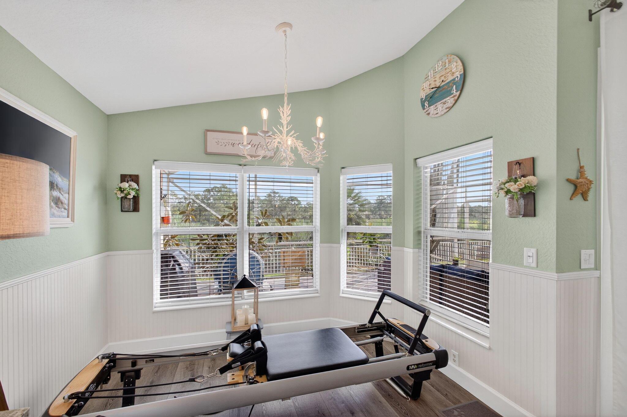 BANNER LAKE (AKA COTTAGES - Residential