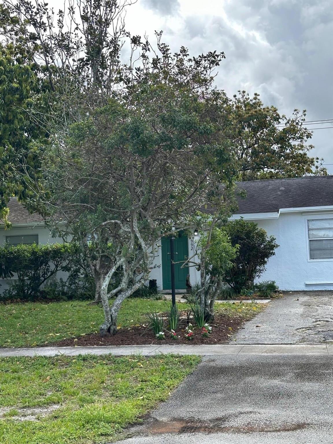 992 Mohican Boulevard