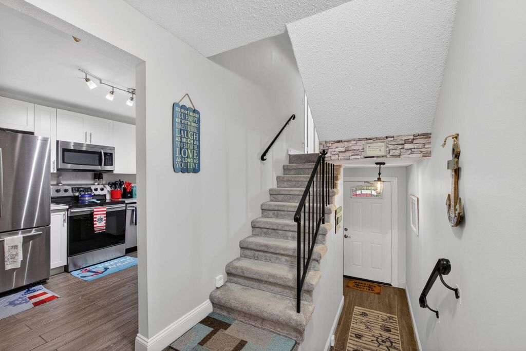 Photo of 390 Golfview Road #H, North Palm Beach, FL 33408 (MLS # B26022888)
