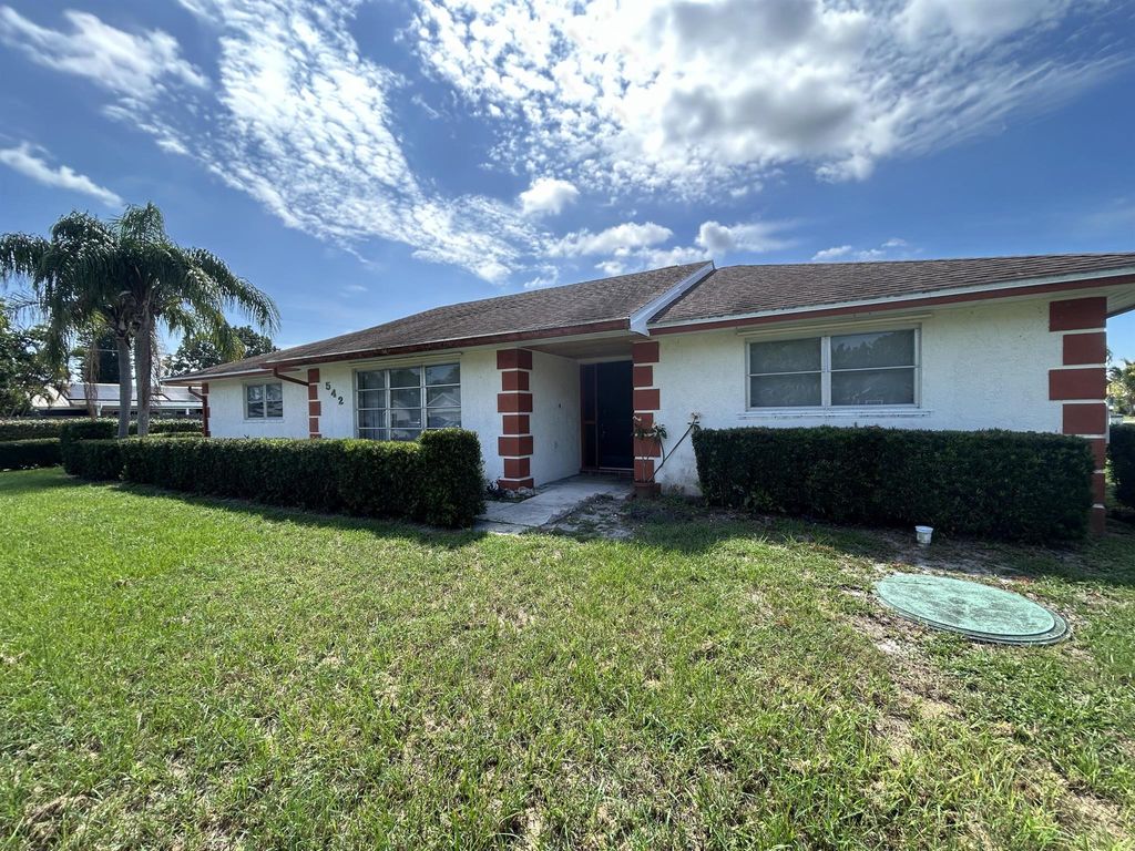 Photo of 542 SE Fallon Drive, Port Saint Lucie, FL 34983 (MLS # R11020759)