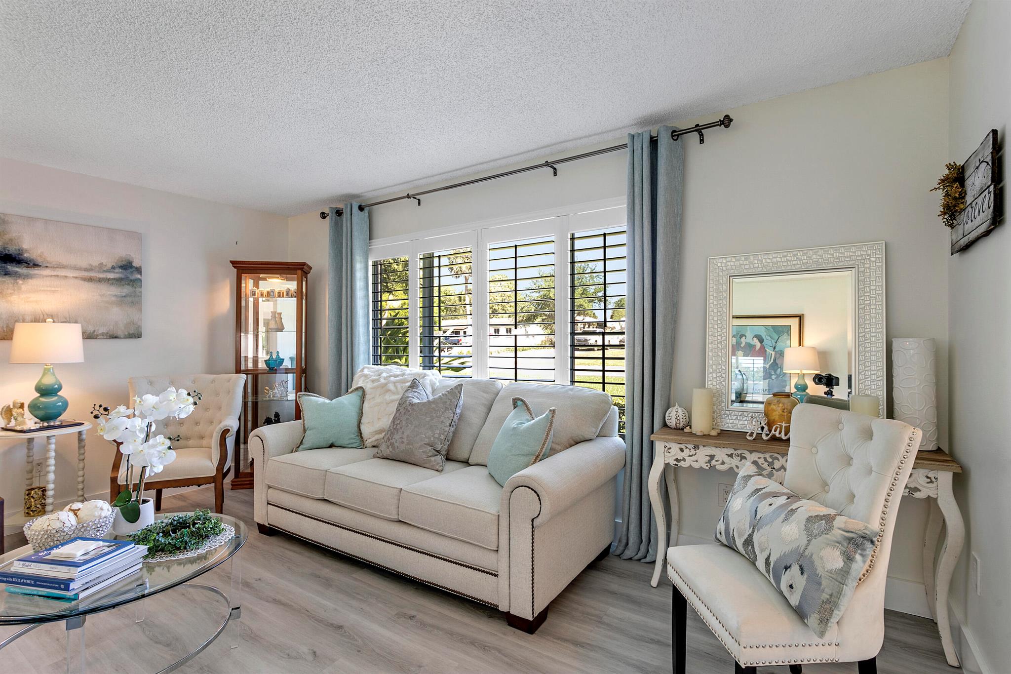 2858 Oak Drive