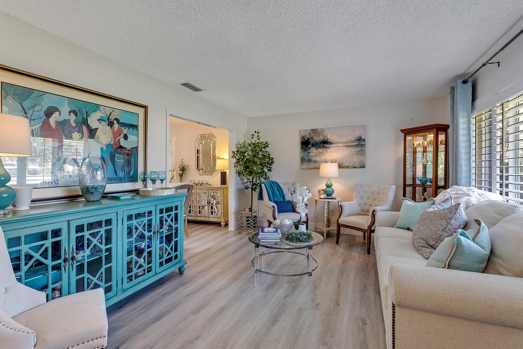 2858 Oak Drive
