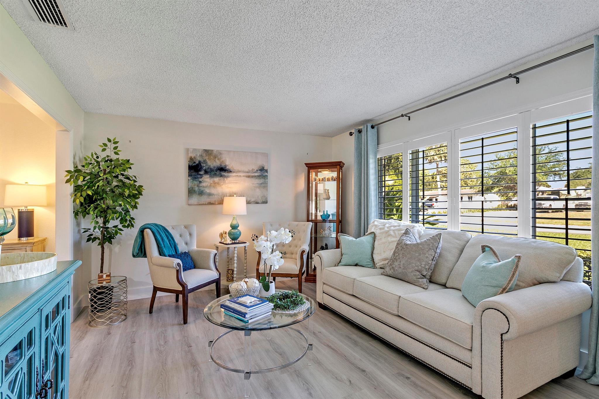2858 Oak Drive