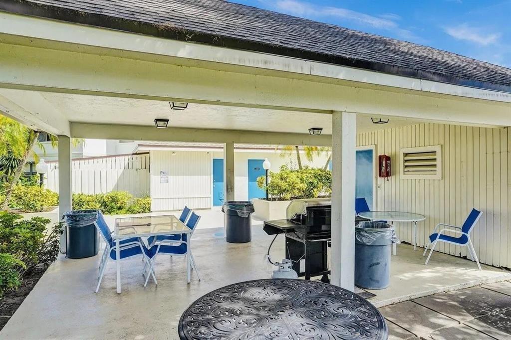 DELRAY OAKS CONDO - Residential Lease