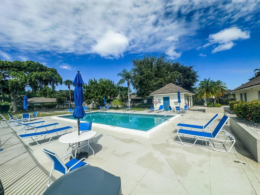 DELRAY OAKS CONDO - Residential Lease