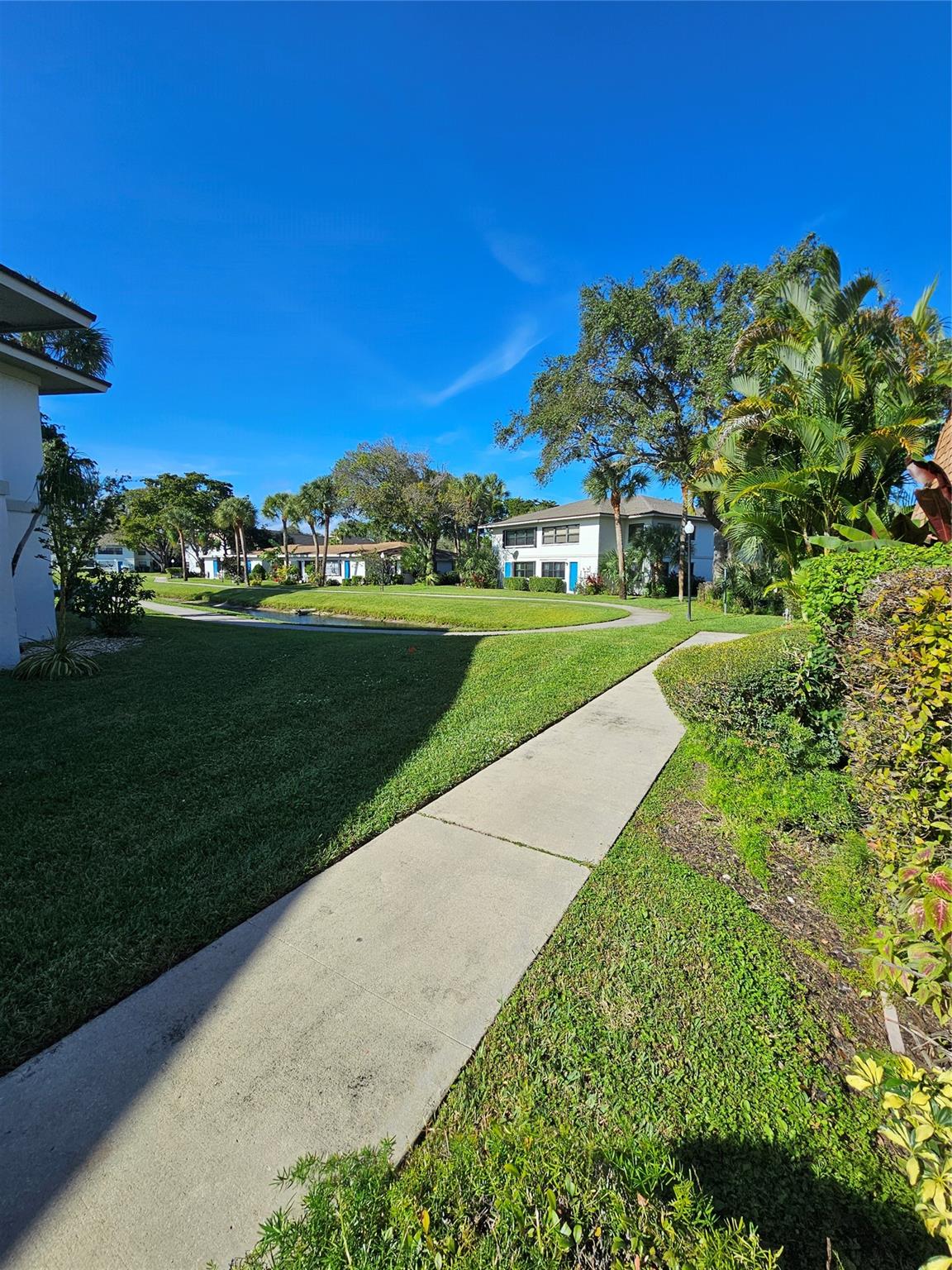 DELRAY OAKS CONDO - Residential Lease