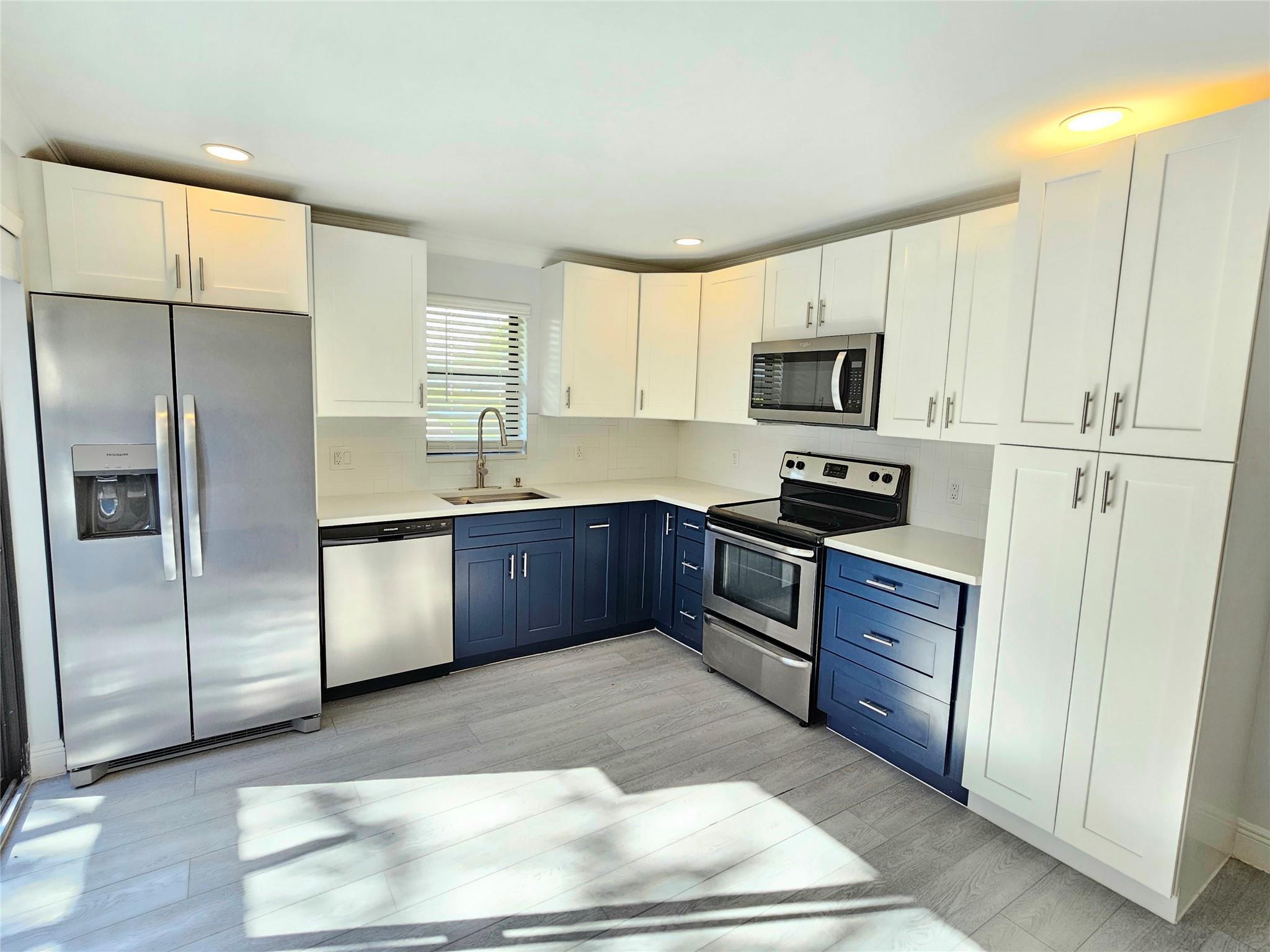 DELRAY OAKS CONDO - Residential Lease
