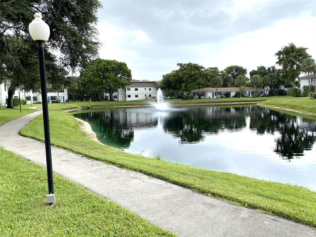 DELRAY OAKS CONDO - Residential Lease