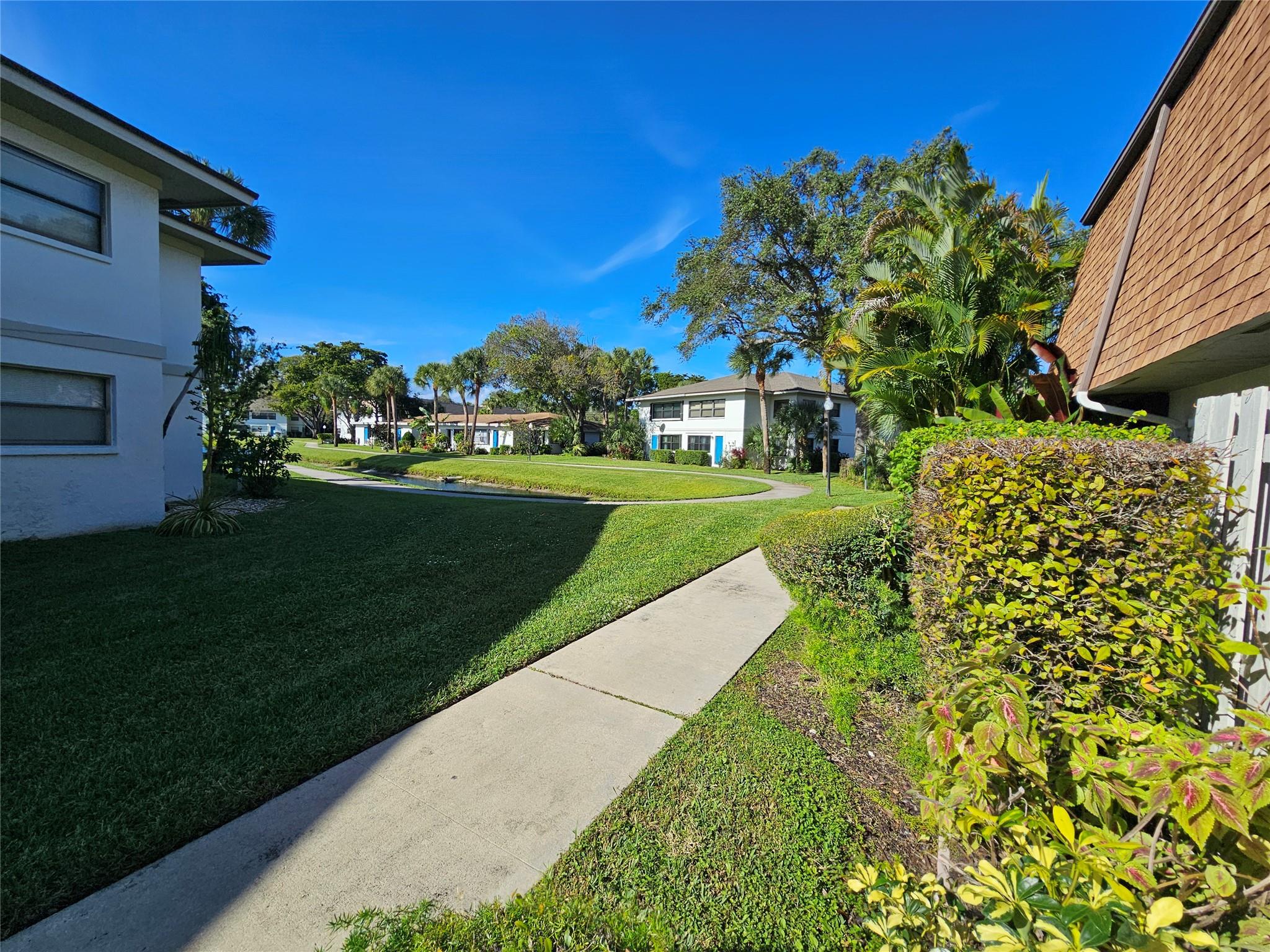 DELRAY OAKS CONDO - Residential Lease