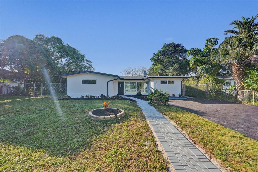 Photo of 3024 SW 10th Street, Fort Lauderdale, FL 33312 (MLS # F10540045)