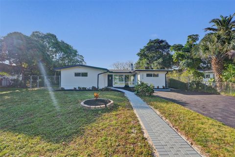 Photo of 3024 SW 10th St, Fort Lauderdale, FL 33312 (MLS # F10540045)